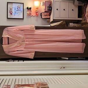 VINTAGE PINK LINGERIE ROBE SIZE SMALL / MEDIUM CELEBRATE YOUR INNER GALINDA